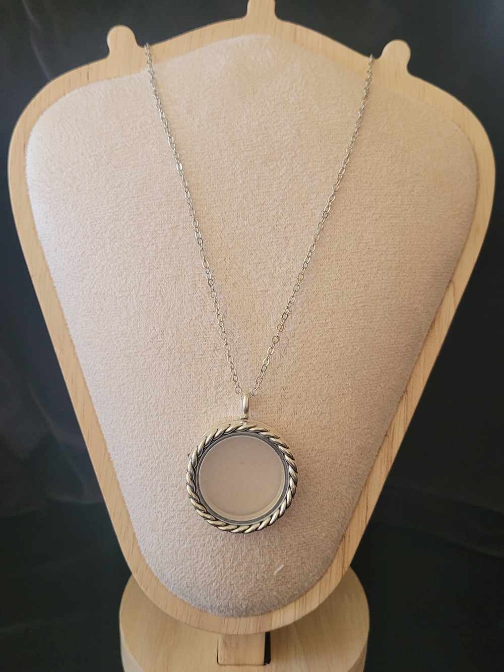 Sterling-Style Silver Rope Frame Round Pendant Necklace - Silver